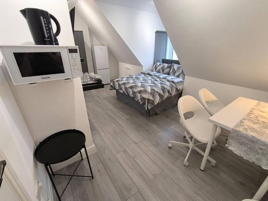 Studio Style Room, Near Tooting Broadway Station Λονδίνο Εξωτερικό φωτογραφία